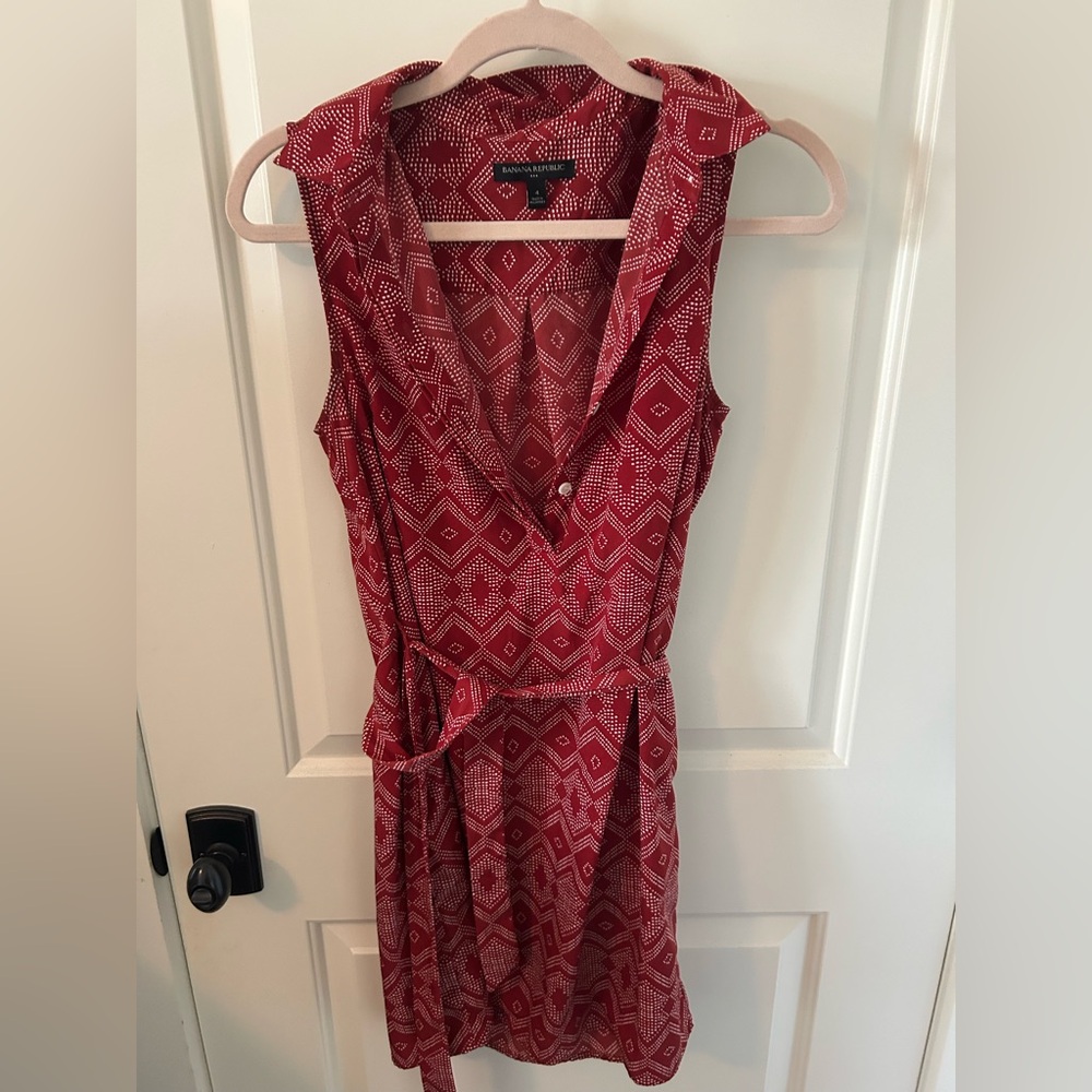 Banana Republic Red Geometric Sleeveless Shirt Dress with Tie Waist